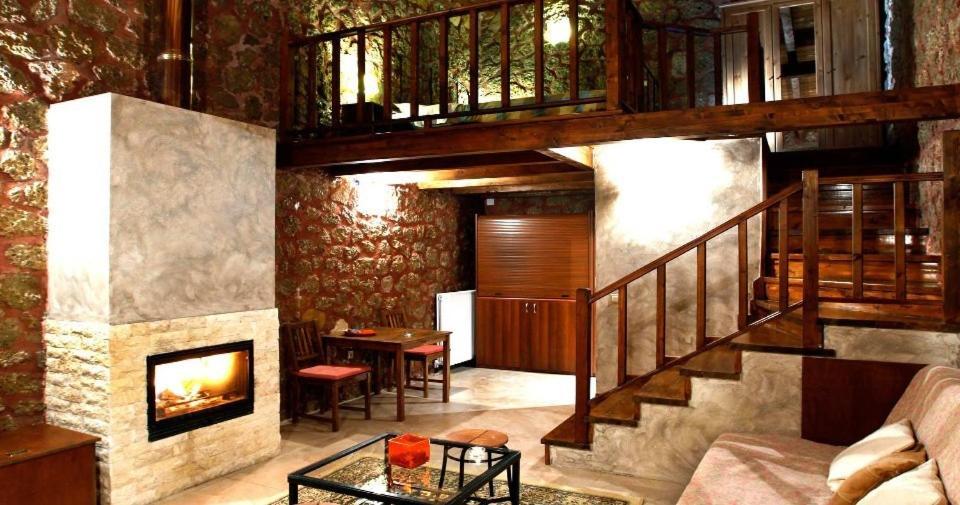 Paliokastro Guesthouse Kato Sinikia Trikalon Екстер'єр фото